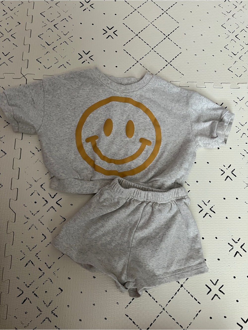 little one shop smiley slouchy set 18 month
